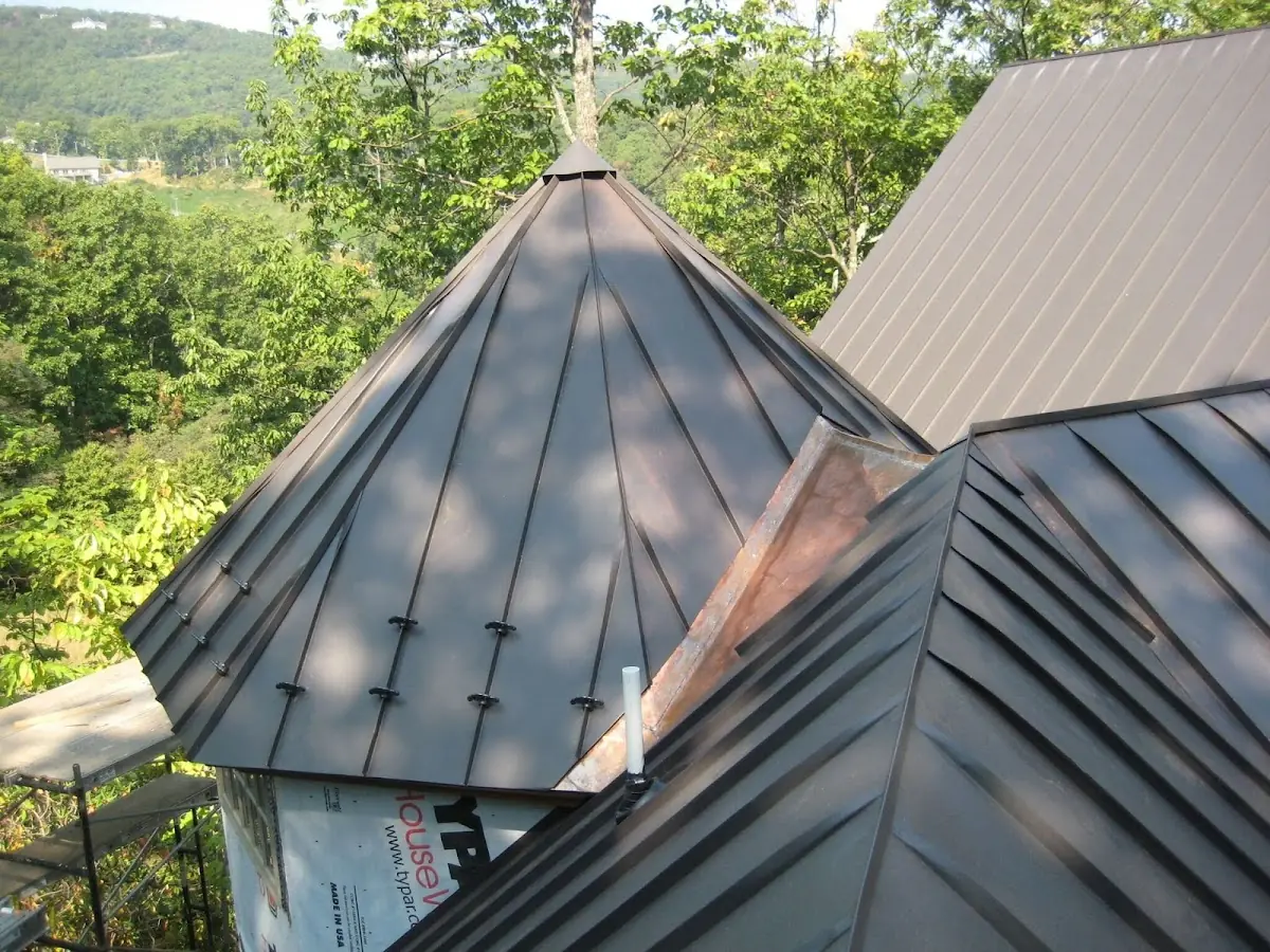 Professional Roof Tarp Installation by Craftsman Roofing in Sugarmill Woods